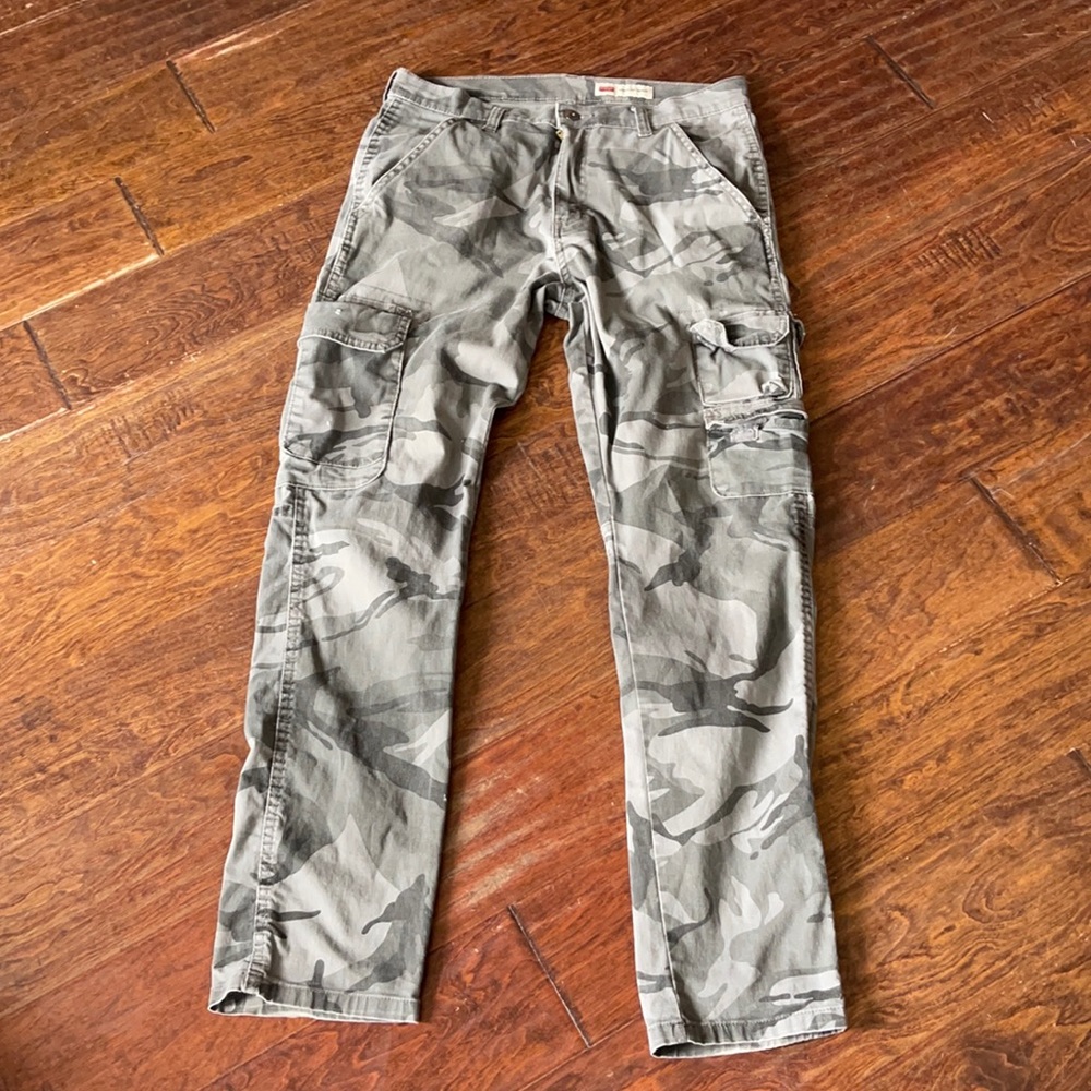 Wrangler gray camo cargo pants with Velcro pockets slim cut